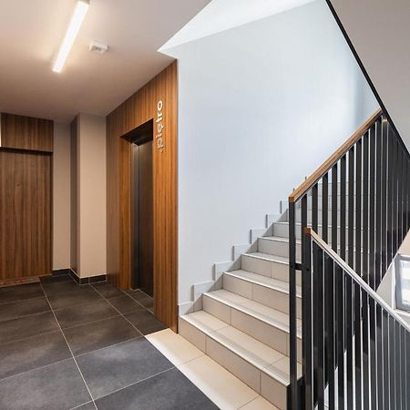 Superapart Fort Wola 12C Warsaw Ngoại thất bức ảnh